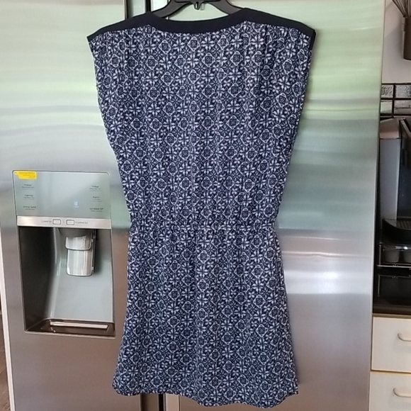 đź’•CUPCAKES and CASHMEREđź’• Rory Printed Short Dress S Small NWT Tile Print - Picture 6 of 8